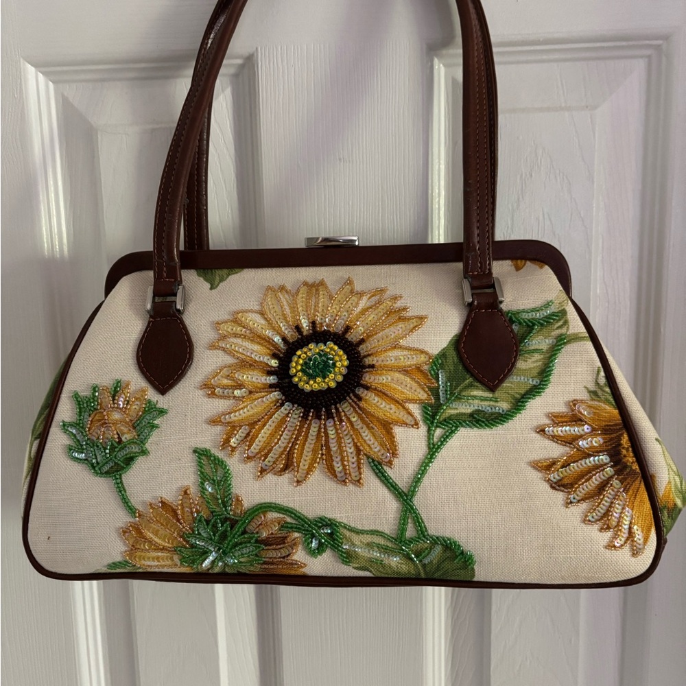 Pre-Owned Isabella Fiore Beaded Sunflower Handbag